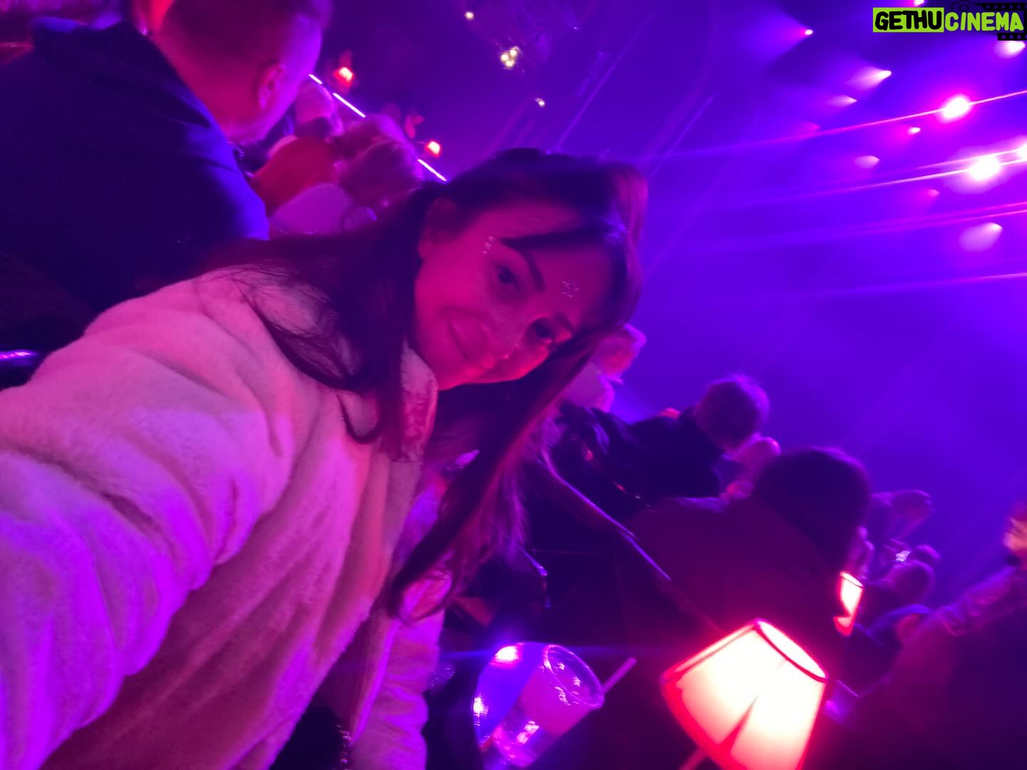 Naiara Awada Instagram - Increeiiiiiible @legalmenterubialaobra gracias @tomas.rottemberg ameeee demasiado esta noche con mi mamiiiiiiiii