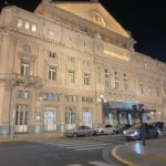 Naiara Awada Instagram - Calle corrientes , una buena comedia teatral , los inmortales , vino tinto , gomitas del Kiosco y mi Buenos Aires amada . Que más puedo pedirle a una noche perfecta. ?????