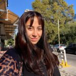 Naiara Awada Instagram - El color que me hizo @malapeluqueria y nutrición a mi pelito que tanto me preguntaban me hago ahí ☺️ Y viernes de cookie recorre ( pet friendly ) like y les mostramos todo nuestro día juntas recorriendo la city