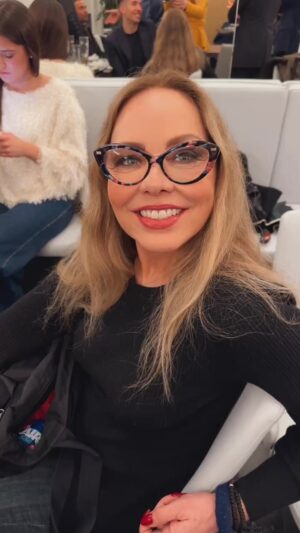Naike Rivelli Instagram - Pronti per la conferenza stampa 
@ornellamuti @il_gigante_buono14 
@codacons_official @striscialanotizia 
@sanremorai 
@adnkronos_
