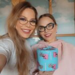 Naike Rivelli Instagram - Diffidate dalle imitazioni! In tanti fanno l’eco carta igienica 🧻, ma informatevi bene! L’unica carta che usiamo noi è la @gastona.it un nome una garanzia! #naikerivelli @ornellamuti #noprofitposts - carta in bamboo: perché ogni giorno più di un milione di alberi vengono tagliati per produrre la carta normale. Il bamboo ricresce molto più velocemente degli alberi, Gastona non è sbiancata chimicamente e il bamboo ha tantissime proprietà utili come essere ipoallergenico, antifungino e antibatterico - ⁠si scioglie velocemente in acqua: difatti le fibre del bamboo non sono come quelle del legno ed è top anche per chi ha problemi alle fosse o per i camper / barche varie quindi non intasi il cesso - ⁠la cartiera è in Spagna, certificata B corp e vengono impiegate solo energie pulite e rinnovabili - ⁠arriva in abbonamento nel momento del bisogno 💩 quindi non ti devi più preoccupare di prenderla al supermercato - ⁠Se pensi che sia più costosa delle altre è perché non hai mai controllato quanti strappi ha la carta al supermercato e soprattutto Gastona è una startup e non ha ancora le economie di scala delle multinazionali, ma già il costo ogni 100 strappi è super competitivo 🧻 Inoltre, chi si abbona dice che dura veramente un botto (e più caghi meno paghi ossia più scatole ordini più aumenta lo sconto⁠). Ps: nessuno ci paga per dirvi questo! Noi proponiamo solo cose che usiamo personalmente, senza alcuna dietrologia. Perché se prendi soldi per dire che un prodotto vale, lo hai già svalorizzato! Se ci metti la faccia solo per guadagnare, perché mai di te mi dovrei fidare??? Fatevi una domanda e datevi una risposta #gastona #tuttalavita @gastona.it @stellamccartney @ornellamuti @il_rammaricato