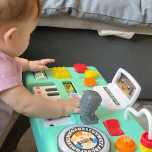 Nakia Burrise Instagram - My Granddaughter has DJ skillz!!! Go Ati, Go!

#family #amazing #cutiepie #ati