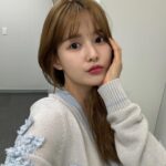 Nam Bo-ra Instagram - 💙🤍💙🤍