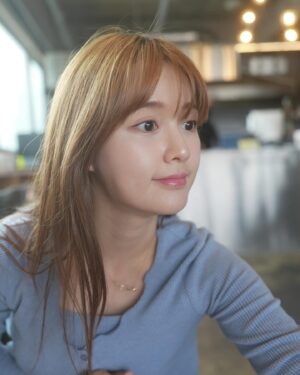 Nam Bo-ra Instagram - 유튜버의 시간🕐
카메라 설치하고 잘 나오는지 보고 열심히 설명하기 😎