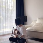 Nam Gyu-ri Instagram - 🎸 again. The newly met world🎤🍀🪺 시작이 뭐 별거야 치는게 시작이지 👧🏻