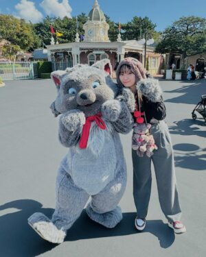 Nana Asakawa Instagram - Dハロ2023
ベルリオーズバウンドコーデもしました☺️
おててとしっぽつけたから一応仮装…？笑

いたずらベルくんに打ちのめされましたｽｷ