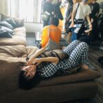 Nana Asakawa Instagram - 帰ってきたらいっぱいして。 ついに本日24:50から放送です！！！！ ytvが見られる方はテレビ📺 見られない方はTVerで📱 ぜひご覧ください！ 現場でくつろぐ朱音さん。