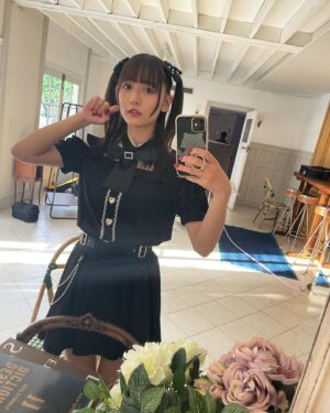 Nana Asakawa Instagram - いっしー(@ishikawayuki_hairmake )が
「地雷やってみて欲しい」ってあまりにも言うから今回のカレンダーに組み込んでみたんだけど、やってみたら本人なかなかにノリノリだった図🤕♡笑

浅川梨奈2024カレンダー
オフショット
