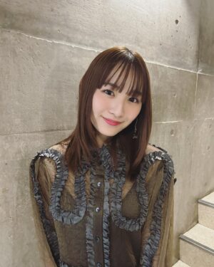 Nana Asakawa Instagram - 映画「おとななじみ」取材日

久しぶりに4人集まった
4人でいるとお母さん的立ち位置なわたし。
赤ちゃん1(みずき)👶
赤ちゃん2(りんか)👶
赤ちゃん3(りく)👶
まったく、3人のお世話は大変です🤤笑