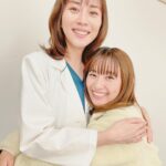 Nana Asakawa Instagram - #大病院占拠　9話 22時からです＾＾ はい、距離感バグをまた起こしてしまいました💭笑 好きになるとよくわからないスキンシップを行う習性のある私なのですが、優しく受け止めてくれるので調子に乗ってます。 でも甘えられる人には存分に甘えな〜って言ってもらったから🤤笑 物理的にも心理的にもたくさん甘えさせてもらってる大好きながーさん😌💕