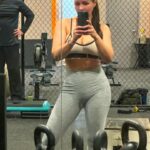 Nana Gouvea Instagram – Everyday we shuffling! 🤘🎶🏋🏻‍♀️🤸🏻‍♀️🍑💦💖 #nanagouvea #outfitoftheday #workout #everydayweshoveling #partyrock #sweaty #beauty #nopainnogain #letsgetit #gymlover #fitfam #fyp #nomakeup #stillpretty 💋💋💋 #malhação #suada #academia #ratadeacademia