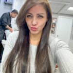 Nana Gouvea Instagram - New hair cut, I forgot to post! Good morning! 💇🏻‍♀️👸🏻💋 Corte de cabelo novo, esqueci de postar! Bom dia! 🌞 💇🏻‍♀️💖 #nanagouvea #longhairdontcare #happiness #innerpeace #pazinterior #felicidade #cabeloslongos #beauty #selflove #cuidado #selfcare #amorproprio #amor #deusnocomando #godisgood #nophotoshopneeded #nofilters #imbeautiful 😘