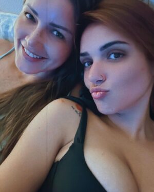 Nana Gouvea Instagram - Hoje é o dia mais importante da minha vida! 14 de Março! O dia em que minha vida fez sentido! O dia que definiu o que eu sou! Sou mãe! Sou mulher! Sou completa! Graças a Nossa Senhora da Graças no dia de hj há mais 30 anos atrás, eu fui abençoada com a Graça de ser mãe da minha melhor amiga, minha confidente, minha parceira pro der e vier, o grande amor da minha vida abriu o caminho pra que viessem Angel e Noah, meus outros amores que completam minha vida com maestria! E desde os meus 17 anos de idade eu nunca conheci outra vida, minha vida é ser sua mãe! Obrigada Deus! Obrigada Virgem Maria! Obrigada minha filha por ser a razão da minha vida! Te amo incondicionalmente e eternamente! Seja feliz! É tudo te desejo! @daphyniegouvea #daphyniegouvea #nanagouvea #felizaniversario #happybirthday #family #momanddaughter #imamom #proud #grateful #blessed #foreverinlove #maeefilha #mãe #filha #amordaminhavida