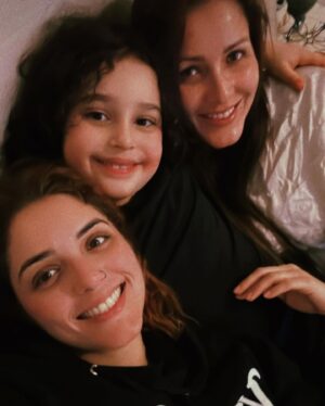 Nana Gouvea Instagram - Hoje é o dia mais importante da minha vida! 14 de Março! O dia em que minha vida fez sentido! O dia que definiu o que eu sou! Sou mãe! Sou mulher! Sou completa! Graças a Nossa Senhora da Graças no dia de hj há mais 30 anos atrás, eu fui abençoada com a Graça de ser mãe da minha melhor amiga, minha confidente, minha parceira pro der e vier, o grande amor da minha vida abriu o caminho pra que viessem Angel e Noah, meus outros amores que completam minha vida com maestria! E desde os meus 17 anos de idade eu nunca conheci outra vida, minha vida é ser sua mãe! Obrigada Deus! Obrigada Virgem Maria! Obrigada minha filha por ser a razão da minha vida! Te amo incondicionalmente e eternamente! Seja feliz! É tudo te desejo! @daphyniegouvea #daphyniegouvea #nanagouvea #felizaniversario #happybirthday #family #momanddaughter #imamom #proud #grateful #blessed #foreverinlove #maeefilha #mãe #filha #amordaminhavida