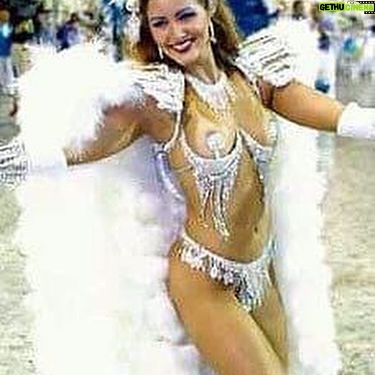 Nana Gouvea Instagram - Hey!!! I heard is Carnival Season in Brazil! Cheers to the Good Memories!!! I love you all my samba tribe! 💖💥❤️🔥 Oi!!! Ouvi dizer que é Temporada de Carnival no Brasil! Um brinde as boas memórias!!! Amor eterno pelos meus amigos do samba!!! 👸🏻💫🥁#carnival #carnaval #nanagouvea #rainhadebateria #queenofthedrums #carnivalqueen #musa #rainha #deusa #muse #queen #goodmemories #love #amoreterno #goddess