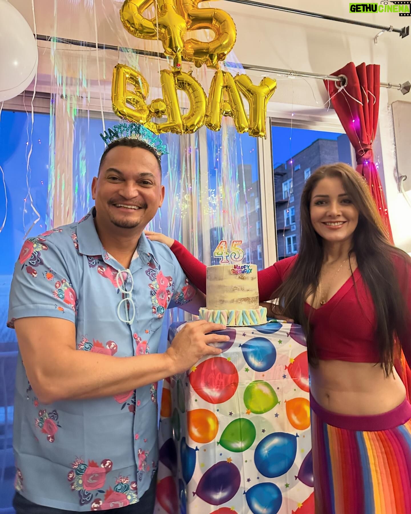 Nana Gouvea Instagram - Happy Birthday to my lovely friend @washingtonlopes ! Love you ๐๐๐ You are a real gift to my life! ๐๐๐ Feliz aniversรกrio!!!! ๐๐๐ #nanagouvea #friends #love #birthday #aniversรกrio #amigos That was Sunday! ๐
Isso foi domingo! ๐