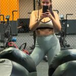 Nana Gouvea Instagram – Everyday we shuffling! 🤘🎶🏋🏻‍♀️🤸🏻‍♀️🍑💦💖 #nanagouvea #outfitoftheday #workout #everydayweshoveling #partyrock #sweaty #beauty #nopainnogain #letsgetit #gymlover #fitfam #fyp #nomakeup #stillpretty 💋💋💋 #malhação #suada #academia #ratadeacademia