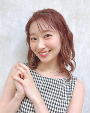 Nanami Yamashita Instagram - 🩶hairmake🌼

お洋服はまきまきの隣にいてお似合いになれるかなーと選んで着てきたよ✴︎♪

#ヘアメイク
#ヘアアレンジ 
#さんちゃん