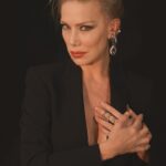 Nancy Brilli Instagram - Momenti di passaggio. Ho scoperto che la legge dell’attrazione non è proprio totalmente una bufala, ne scrivo domani in prima pagina su @leggo.it . In quanti credono che volendo, fortissimamente volendo, otterranno? Beh, non è così che funziona. E chi dice il contrario è un imbonitore che spaccia positività un tanto al chilo. È vero però che la negatività reiterata porta male. Chi ci crede?