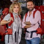 Nancy Brilli Instagram - E siamo arrivati al gran finale di @pechinoexpress. A Ottobre, prima della partenza, avevo fatto addirittura delle riunioni di famiglia per decidere se partecipare o no. Alla fine ha vinto il si, sulla mia pigrizia, sul giusto/sbagliato, sull’attimo di appallamento totale. È stata una delle cose più divertenti di sempre. Anche una delle più faticose. C’è stato di tutto, una cosa incredibile, la gara, il viaggio, la follia, l’ allegria, la sfida e l’amicizia. Ai finalisti: bravi! A tutti: ci vediamo stasera, tanto, no?
