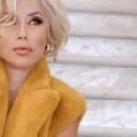 Nancy Brilli Instagram - C’è il sole, oggi. Una giornata luminosa, con il cielo bianco. Vento leggero. Guardavo queste foto di qualche mese fa, e mi pare passato un secolo e un secondo. Strana faccenda, il tempo, sembra preciso, netto e invece è così elastico e mutevole. La diva delle immagini in questo momento è una signora tranquilla coi suoi gatti acciambellati sul letto, e un bisogno assurdo di riposo. Siamo tutto e il suo contrario. Ci somigliamo, non è per ognuno, così? #attrice #divaedonnasettimanale #solocosebuone #aprile #primavera #attrice #lifesyle #fashion