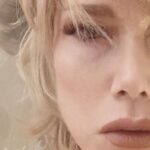 Nancy Brilli Instagram – Vi dico di certi meravigliosi abiti di scena. Dal bozzetto al costume possono passare settimane di lavoro, di prove, di infiniti minuscoli punti e ritocchi fatti a mano. Tessuti preziosi, rifiniture eccezionali. C’entri dentro e sei subito altrove, dalla parte del racconto, pronta per narrare una storia nuova. Fanno parte della magia di chi fa il mio lavoro, noi là sopra a fare l’incantesimo, voi là sotto a renderlo possibile. Il patto stupendo tra gli attori e il pubblico: crederete alle nostre favole e vi faremo stare bene. Sarà bellissimo tornare. 

#teatro #acting  #oro #cinema #solocosebelle
Il quadro è mio, TESTA2008.