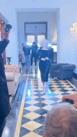Nancy Brilli Instagram - Non so se sia la versione migliore di me, anzi lo so, è una delle tante versioni possibili.