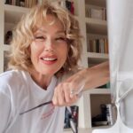 Nancy Brilli Instagram - Tra un po’ si parte, sarà un viaggio incredibile, la cosa più lontana dalla zona di comfort, un salto quantico dalle comodità quotidiane all’inventarsi minuto per minuto. Ma noi siamo testardi, e uno scalino alla volta, macineremo km e avventure! Ci supportate, vero? #skyitalia #banijay #pechinoexpress @pier.luigi_iorio team #brillanti