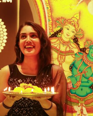 Nandana Rajan Instagram - 🪔🪔
.
.
. 
PC : @amal_ranjan 
@__.akshayaaah.__ 

#festivaloflights #diwali #instadaily