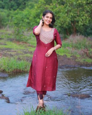 Nandana Rajan Instagram - Serenity..❤️

wearing ,beautifully handworked and stitched attire from @livyabyharipriya 

PC : @amal_ranjan