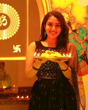 Nandana Rajan Instagram - 🪔🪔
.
.
. 
PC : @amal_ranjan 
@__.akshayaaah.__ 

#festivaloflights #diwali #instadaily