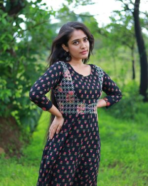 Nandana Rajan Instagram - 🖤
.
.
👗 @livyabyharipriya 
📸 @amal_ranjan 

#instagram #black #naturephotography #trending #trending #