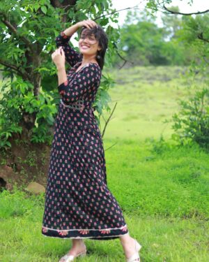 Nandana Rajan Instagram - 🖤
.
.
👗 @livyabyharipriya 
📸 @amal_ranjan 

#instagram #black #naturephotography #trending #trending #