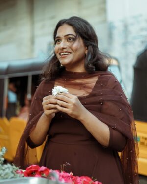 Nandhini Madesh Instagram - தங்க தாமரை மகளே🪷
@ivalnandhini 
MUA @noormakeup_mehndi 
Outfit @_gina_couture 
.
.
.
.
#photooftheday #picoftheday #photographerlife #picoftheday #portraitphotography #streetstyle #streetphotography #traditional #blacksheep #youtuber #ivalnandhini #fashionshoot #vibes #vintagestyle #instagood #indianwear #instadaily #likeforlikes #potraitshoot