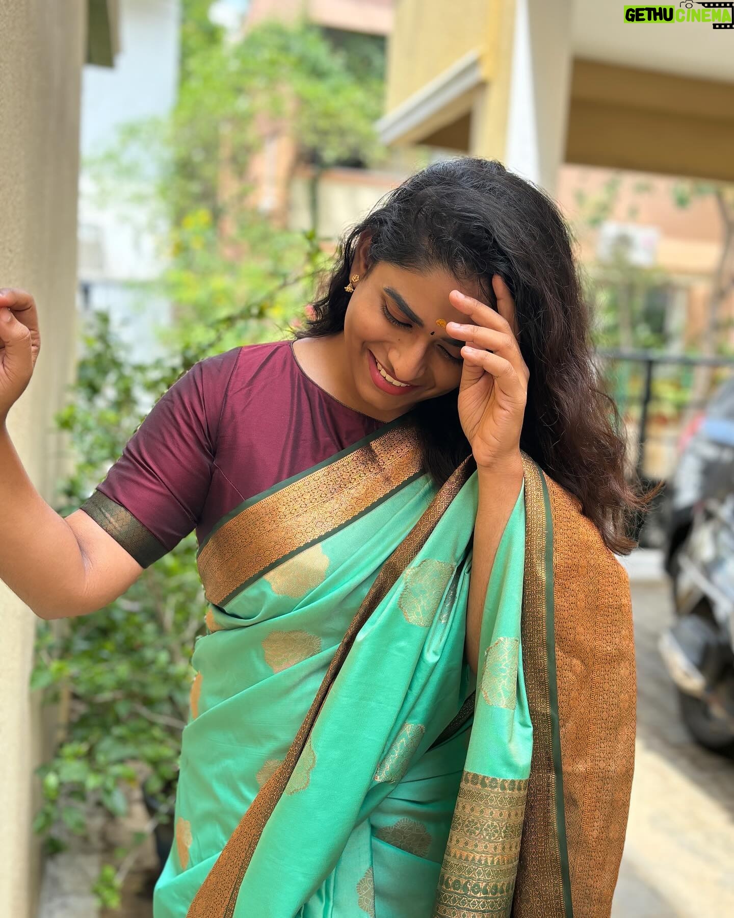 Nandhini Madesh Instagram - Beautiful blouse from @_madarasi_thedesignhouse_ 🤍