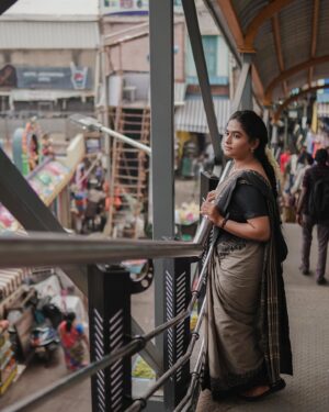 Nandhini Madesh Instagram - Captured by @wordless.emotion 
Makeover by @pearlglitz_makeover 

#ivalnandhini #ival #nandhini #photo #photooftheday #photography #portraitphotography #portrait #train #rain #melody #raja