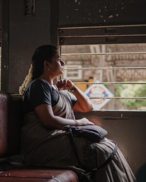 Nandhini Madesh Instagram - Captured by @wordless.emotion 
Makeover by @pearlglitz_makeover 

#ivalnandhini #ival #nandhini #photo #photooftheday #photography #portraitphotography #portrait #train #rain #melody #raja
