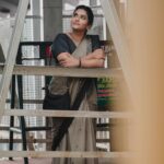 Nandhini Madesh Instagram – Captured by @wordless.emotion 
Makeover by @pearlglitz_makeover 

#ivalnandhini #ival #nandhini #photo #photooftheday #photography #portraitphotography #portrait #train #rain #melody #raja