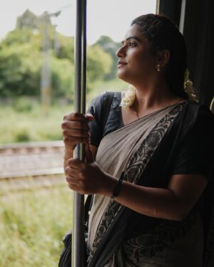 Nandhini Madesh Instagram - Captured by @wordless.emotion 
Makeover by @pearlglitz_makeover 

#ivalnandhini #ival #nandhini #portrait #photooftheday #classic #train #portraitphotography #vintage
