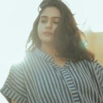 Nandhini Madesh Instagram - Baggy shirt from @iymbulan 📸 @snipershotphotography #ivalnandhini #ival #nandhini #portrait #portraitphotography #photooftheday #comfort