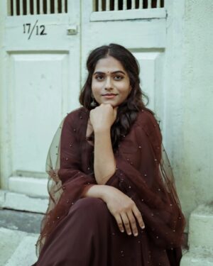Nandhini Madesh Instagram - தங்க தாமரை மகளே🪷
@ivalnandhini 
MUA @noormakeup_mehndi 
Outfit @_gina_couture 
.
.
.
.
#photooftheday #picoftheday #photographerlife #picoftheday #portraitphotography #streetstyle #streetphotography #traditional #blacksheep #youtuber #ivalnandhini #fashionshoot #vibes #vintagestyle #instagood #indianwear #instadaily #likeforlikes #potraitshoot