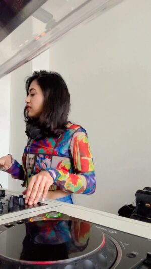 Nandini Sree Instagram - Just another practice session @londonsoundacademy ..

#dj #tech #techhouse #techhousemusic #techhousedj