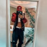 Nani Trinidade Instagram - OUTFIT DAY , RED BLACK 1,2,3 laquelle vous choisirez ? Shoes 👟 : Air Jordan 1 High OG Patent Pantalon 👖 : @thenorthfacefr Haut : @neweraeurope Casquette 🧢 : @neweraeurope #brandidentity #outfitinspiration #sunnyday #redblack #airdjordan