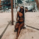 Nani Trinidade Instagram - RIEN À DIRE 👀 mentionne quelqu’un avec qui tu aimerais partir au soleil ☀️ … #bronzage #inkgirl #tattoo #sxm #grandcase #life #travel