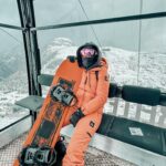 Nani Trinidade Instagram – Un coup de tête et je me retrouve à la montagne avec @nini_bz , c’est partit pour glisser avec ma magnifique planche de chez @venosc.sports.les.2.alpes 🏂 ! Je vous envoie les vidéos au plus vite.

A whim and I find myself in the mountains with my friend off to slide with my beautiful board from @venosc.sports.les.2.alpes . I will send you the videos as soon as possible.

 #2alpes #deuxalpes #snowboarding