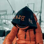 Nani Trinidade Instagram - Un coup de tête et je me retrouve à la montagne avec @nini_bz , c’est partit pour glisser avec ma magnifique planche de chez @venosc.sports.les.2.alpes 🏂 ! Je vous envoie les vidéos au plus vite. A whim and I find myself in the mountains with my friend off to slide with my beautiful board from @venosc.sports.les.2.alpes . I will send you the videos as soon as possible. #2alpes #deuxalpes #snowboarding