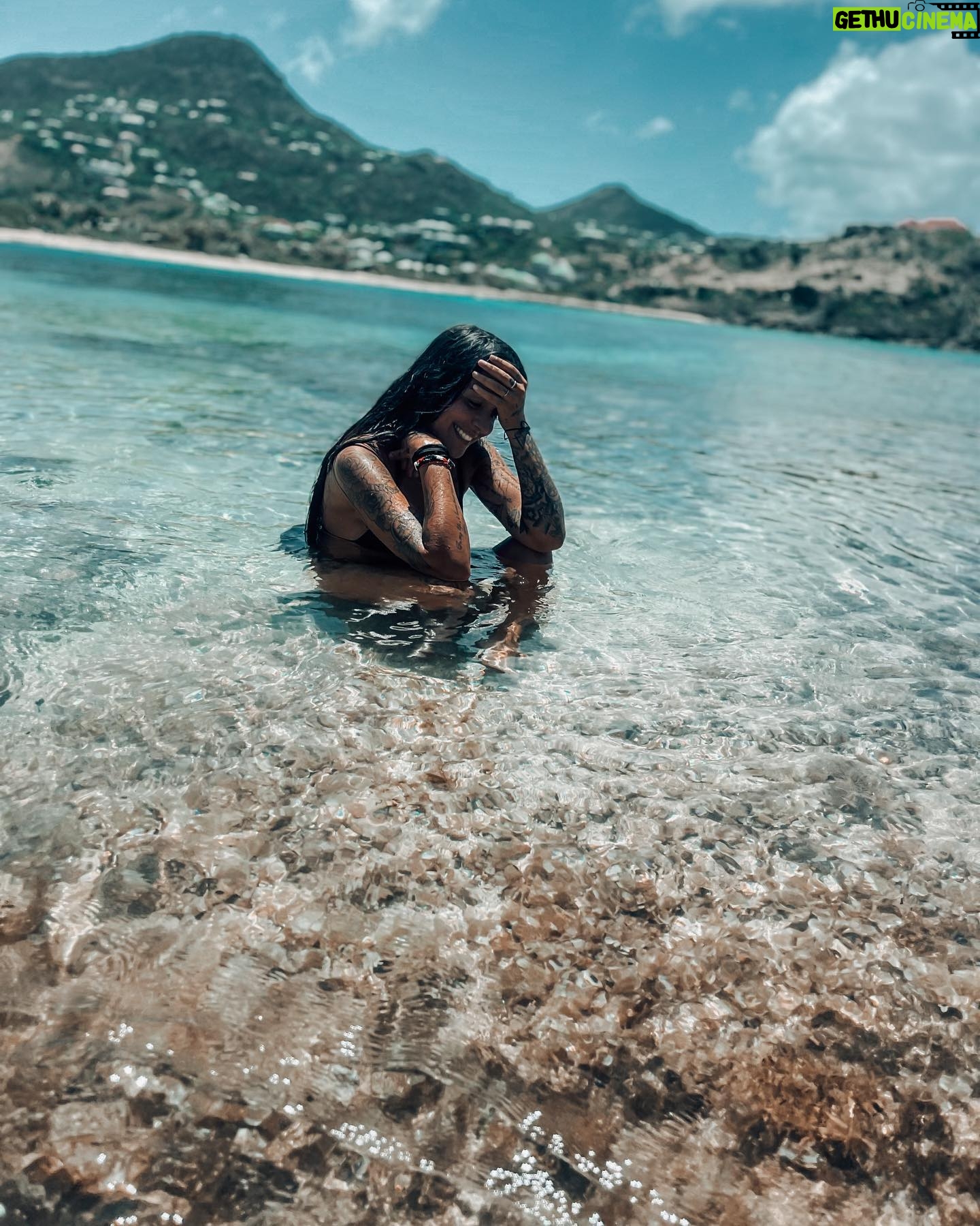Nani Trinidade Instagram - 脡vite de te concentrer sur ce que tu ne peux pas faire. Concentre-toi plut么t sur ce que tu peux faire et accomplir sans attendre l'approbation et la reconnaissance des autres. 馃馃徑