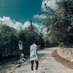 Nani Trinidade Instagram - Vous ne pouvez pas faire grand-chose dans la vie si vous travaillez uniquement les jours où vous vous sentez bien. COLLECTION PINK @bebravestore.off #bebravestore #boardingpass #miami #sxm #neverstopexploring