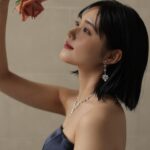 Nanoka Hara Instagram – 6月号PLACOLE＆DRESSYさんの表紙モデルを務めさせていただきました。
初ウエディングドレス！
可愛いドレスばかりで幸せな撮影でした︎☺︎