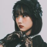 Nanoka Hara Instagram - 前撮りPart2 どうしても黒のお着物にヘッドドレスを付けて撮りたくて…！！ 好きな系統で撮影できて幸せ🥹 これからは、もっともっと自分の好きなものを見つけていきたいです。20歳の目標！ そして明日は、写真集オンラインイベント！ 年が明けてすぐに皆様とお話しできるなんて凄く嬉しい。楽しみですね🫶 撮影📸@hof.tokyo さん 衣装👘@sweet_pea0113 さん